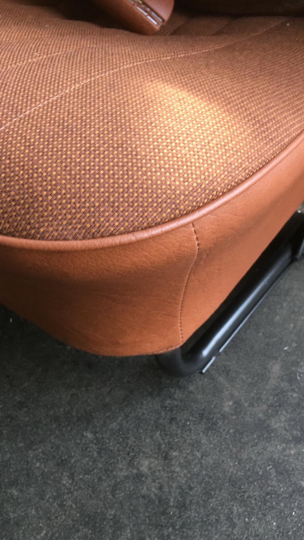 38. Nové čalounění sedadel