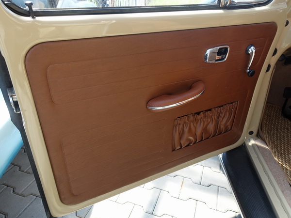 39. Vyčištěné výplně dveří