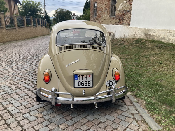 Zadní kapota motoru